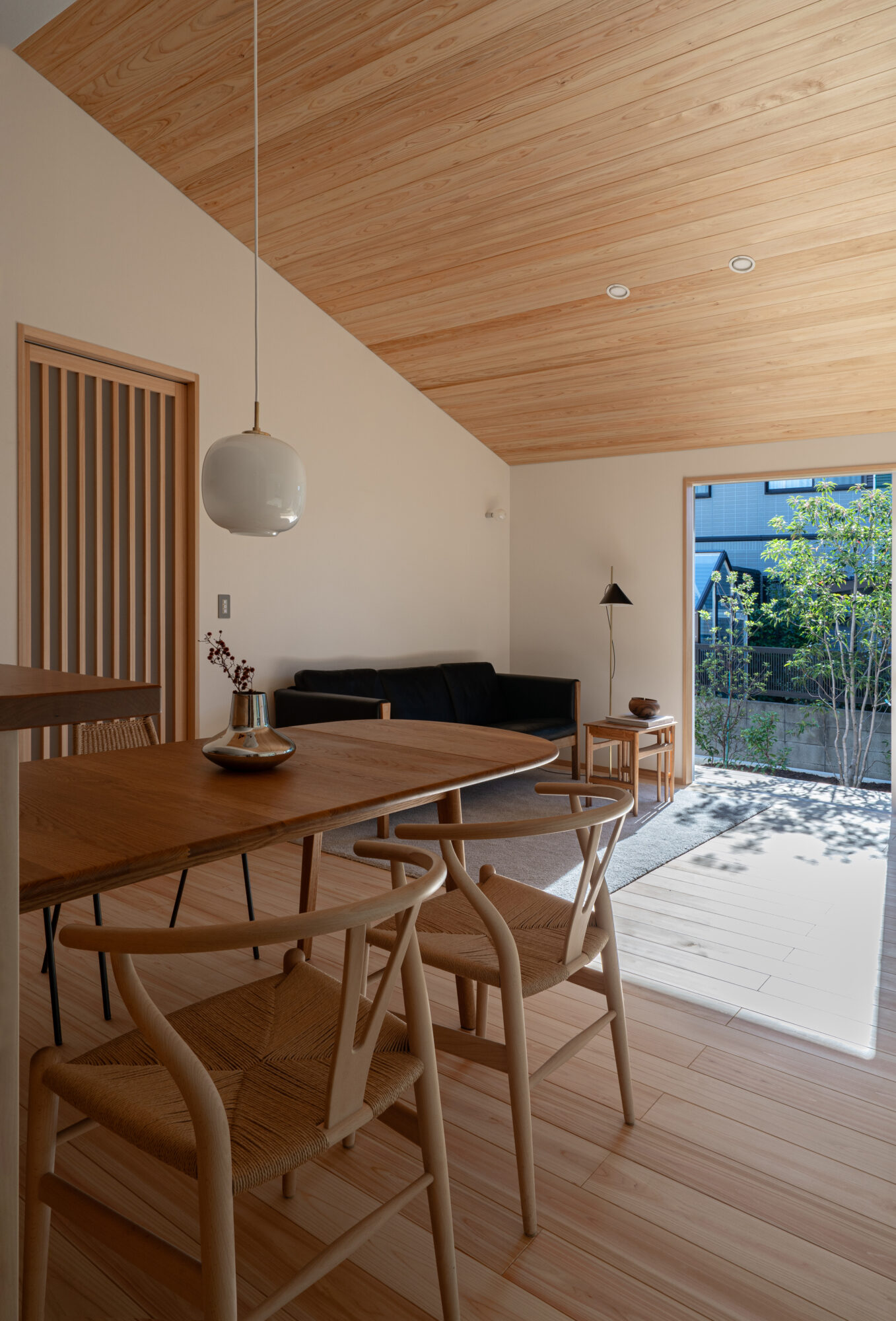 完成見学会木の質感に満たされる 凛とした平屋